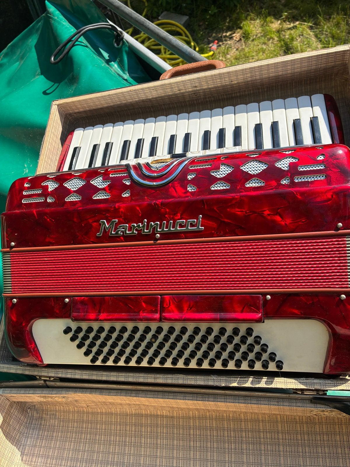 Mooie rode Marinucci accordeon met koffer, Ophalen, Gebruikt, Overige formaten, Toetsaccordeon