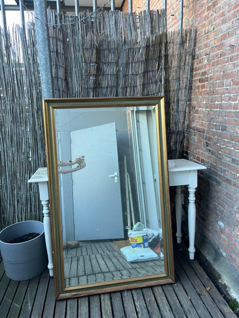 Grote spiegel met goud roodkleurige rand, Huis en Inrichting, Woonaccessoires | Spiegels, Ophalen, Gebruikt, 100 tot 150 cm, 75 tot 100 cm