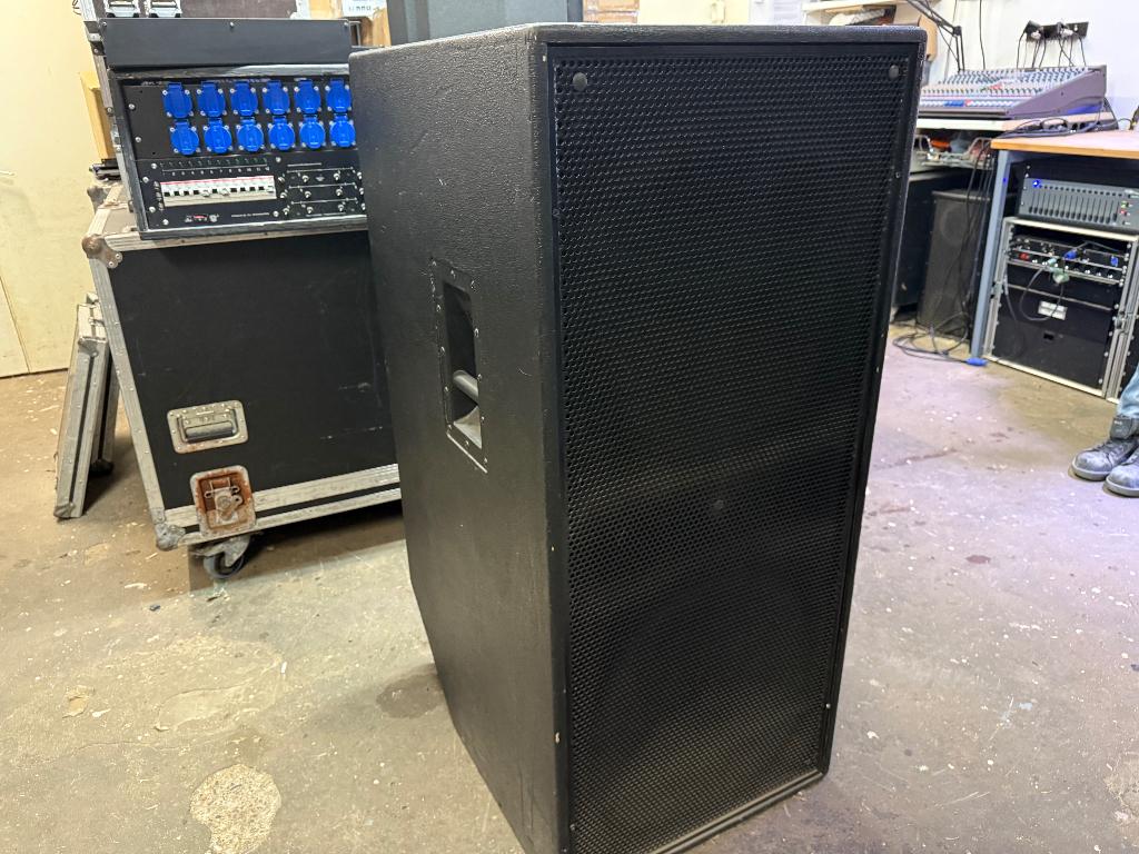 JBL 2241HPL Subwoofer speaker dubbel 18inch (6 beschikbaar), Audio, Tv en Foto, Luidsprekers, Gebruikt, JBL, Ophalen of Verzenden