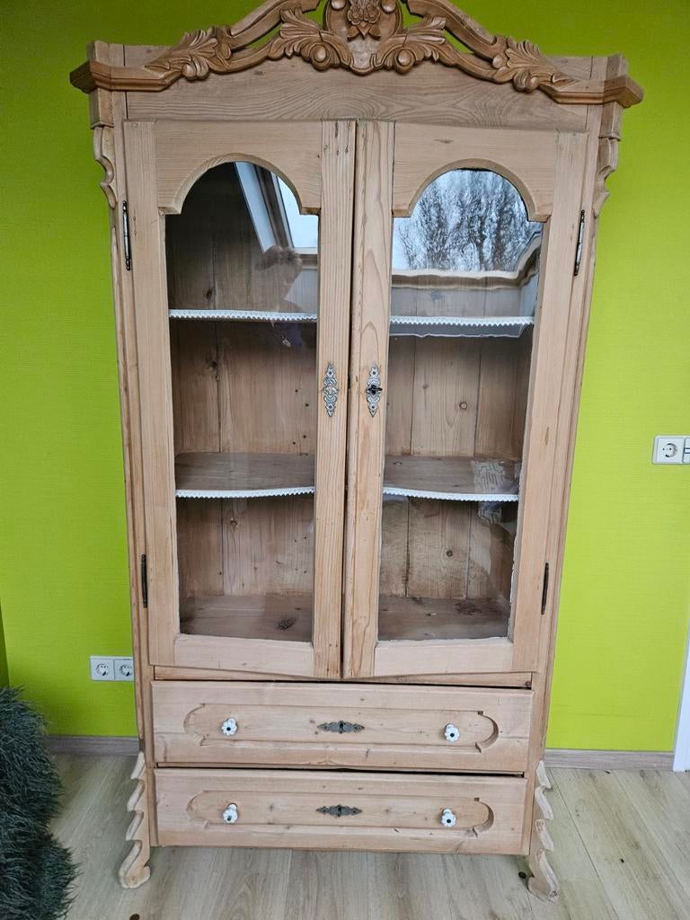 Oud geloude grenen kast  1,06meter breed en 1,92hoog d, Ophalen