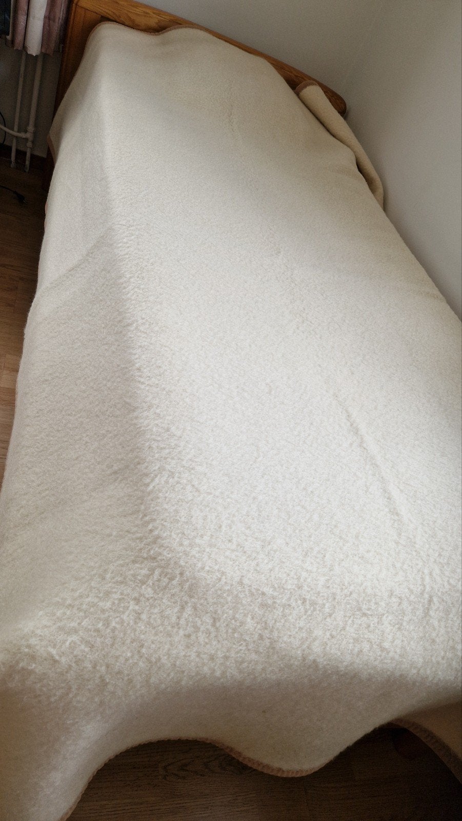 Aabe Zuiver Scheerwol Deken 236x163cm, Gebruikt, Jongetje of Meisje, Beige, Ophalen of Verzenden