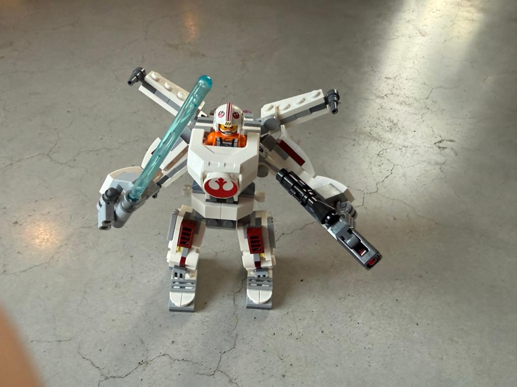 LEGO Star Wars 75390: Luke Skywalker X-Wing Mech, Ophalen of Verzenden, Zo goed als nieuw, Overige merken