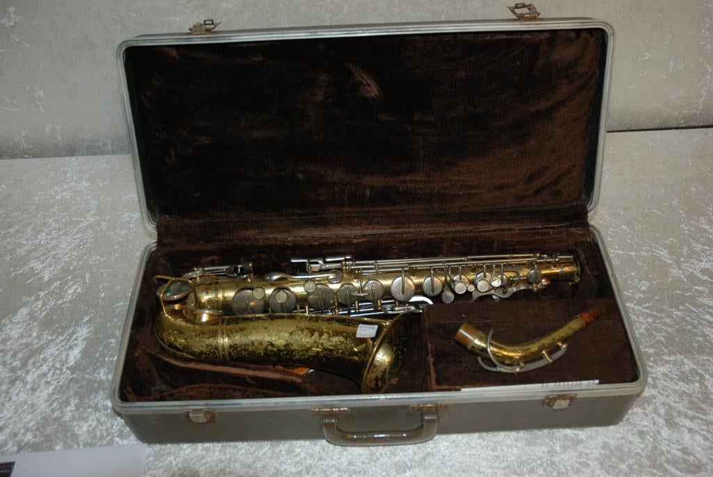 Buescher Aristocrat Alt Saxofoon met koffer,   <26260152>, Gebruikt, ., Ophalen of Verzenden, .