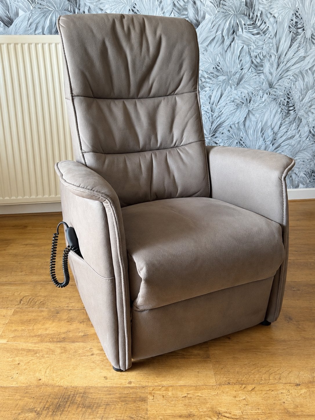 NIEUW: relax sta-op stoel, Ophalen, Zo goed als nieuw, Stof, 50 tot 75 cm