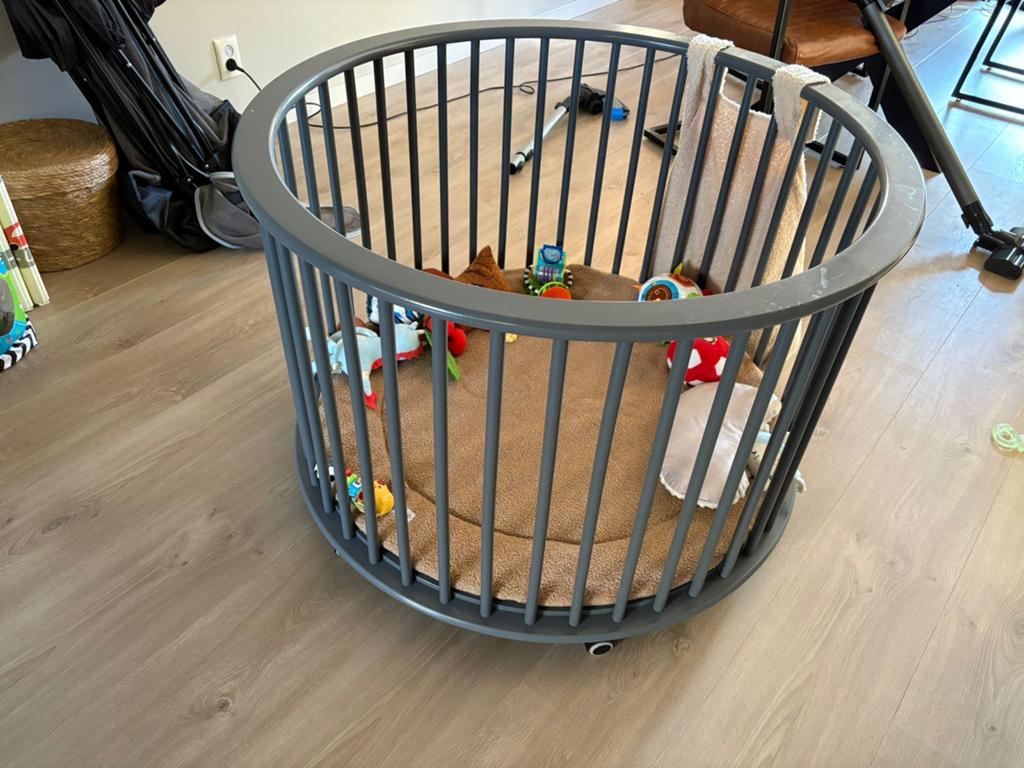 Bopita Box Rondo Grijs - Ronde Baby Box met Wieltjes, Kinderen en Baby's, Boxen, Ophalen, Zo goed als nieuw, Rond, In hoogte verstelbaar
