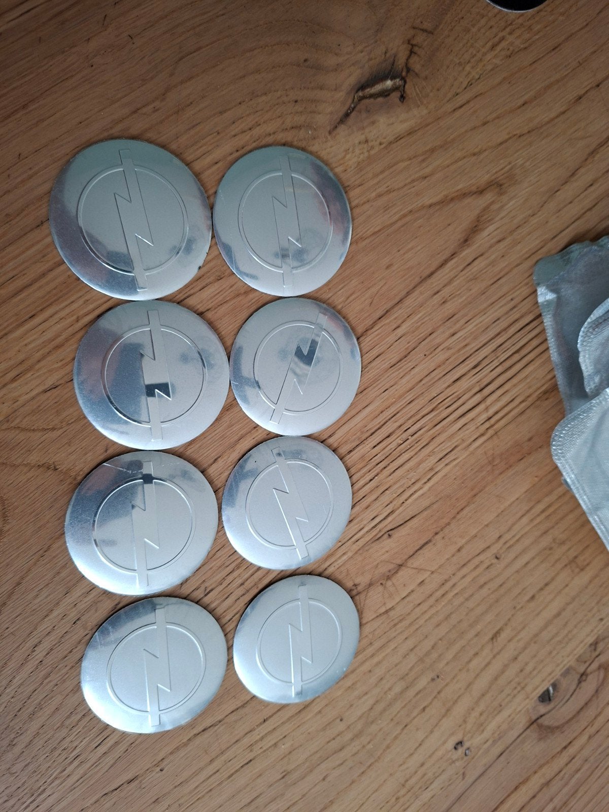 8x Wielnaafdoppen met Opel Logo - Universeel, Ophalen of Verzenden, Nieuw, Universele onderdelen