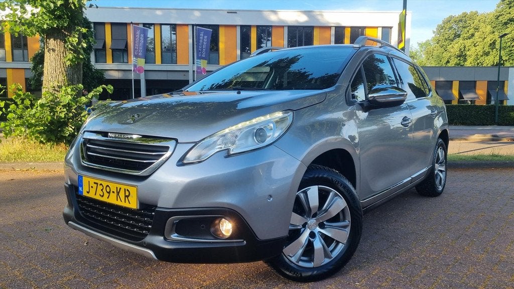PEUGEOT 2008 1.2i 130pk Allure Panodak/ Trekhaak, Auto's, Peugeot, Bedrijf, Te koop, ABS, Airbags, Airconditioning, Automatische klimaatregeling