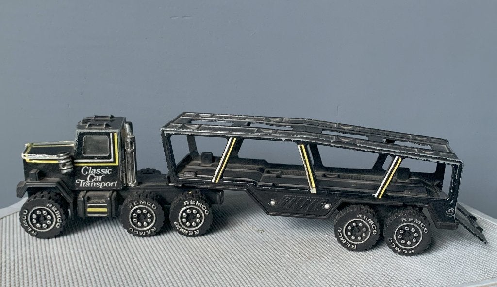 Vintage 1986 REMCO Carrier Transporter Truck | Goodyear, Ophalen of Verzenden, Gebruikt