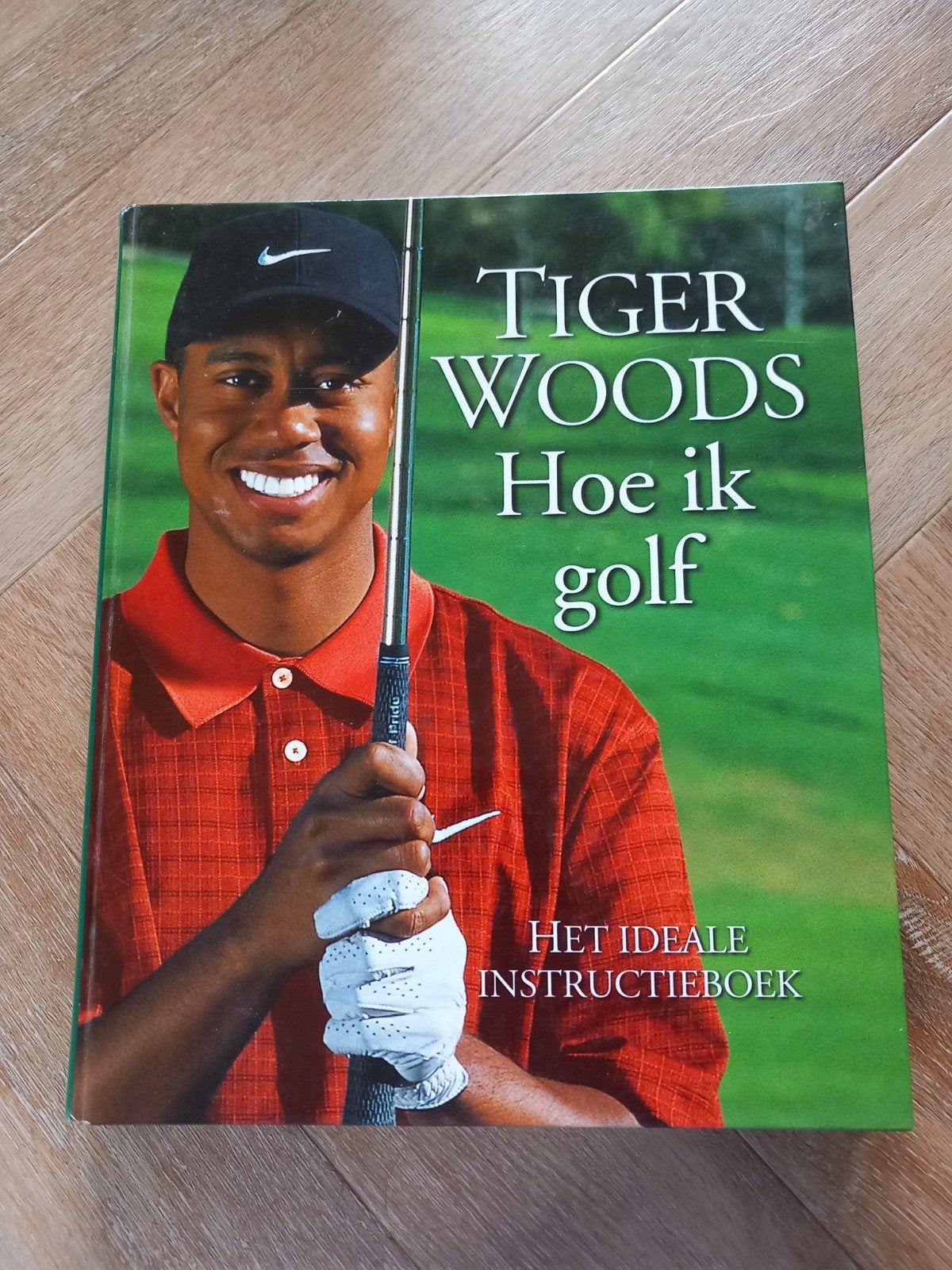 Tiger Woods: Hoe ik golf - Het ideale instructieboek, Boeken, Ophalen of Verzenden, Gelezen, Tiger Woods, Balsport