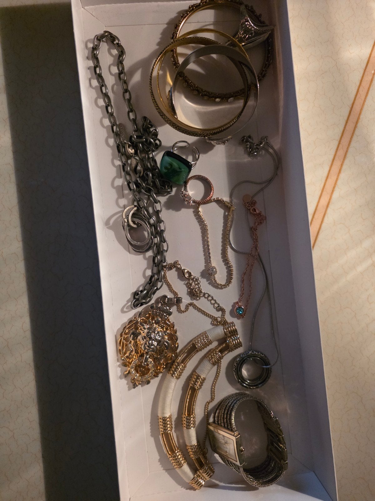 Lot bijouterie: kettingen, armbanden, ringen en broches, Ophalen of Verzenden, Gebruikt