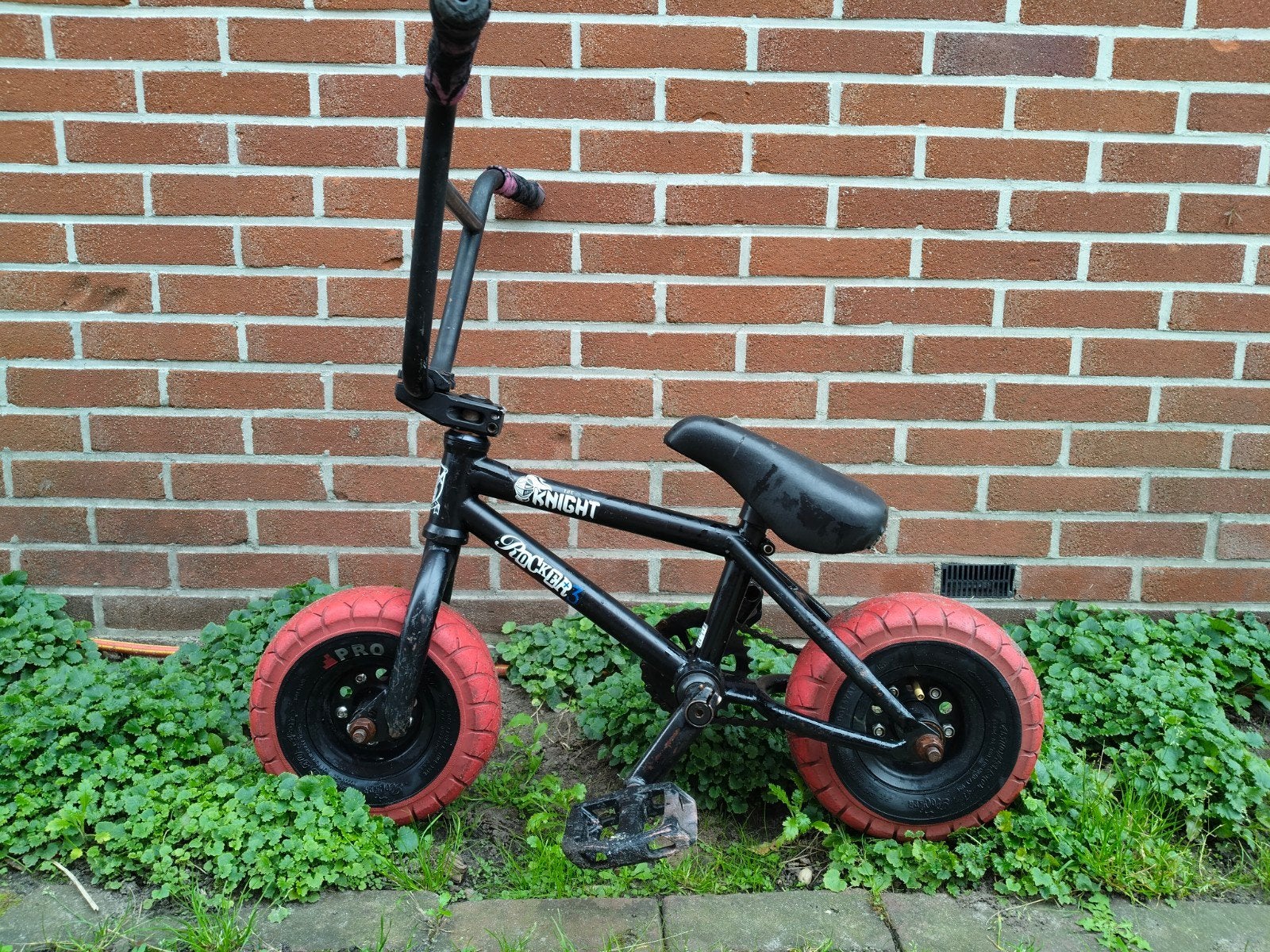 Rocker Mini BMX - The Knight - Zwart met rode wielen, Ophalen, Gebruikt, Staal, Velgrem