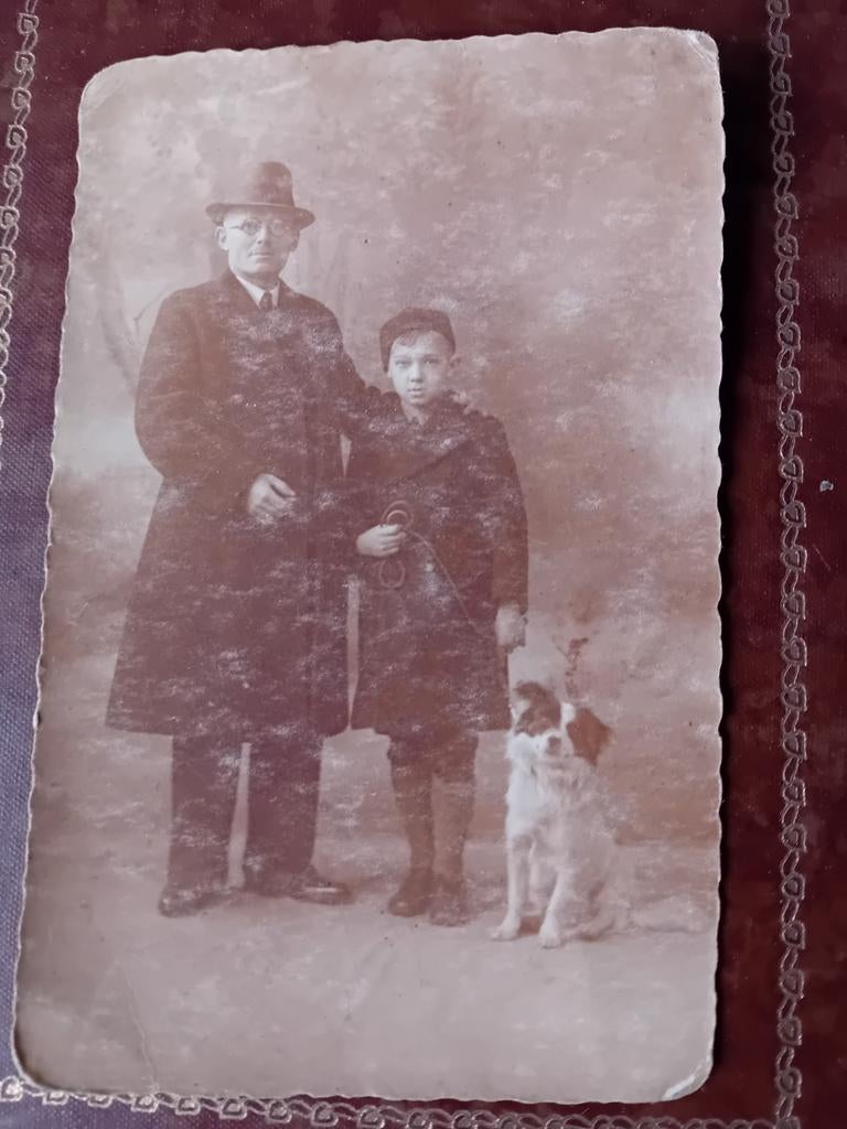 Foto kaart Vader met zoon en Hond, Ophalen, Voor 1940, Gebruikt, Kind