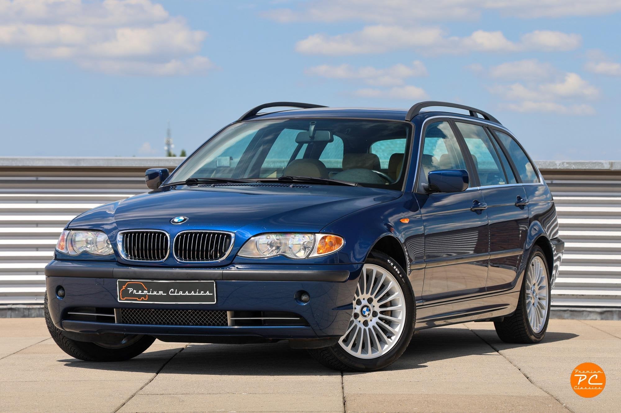 BMW 3-serie Touring 330xi E46 | 244.000KM | Zwitsers Gelever, Auto's, Automaat, Stof, Gebruikt, Blauw
