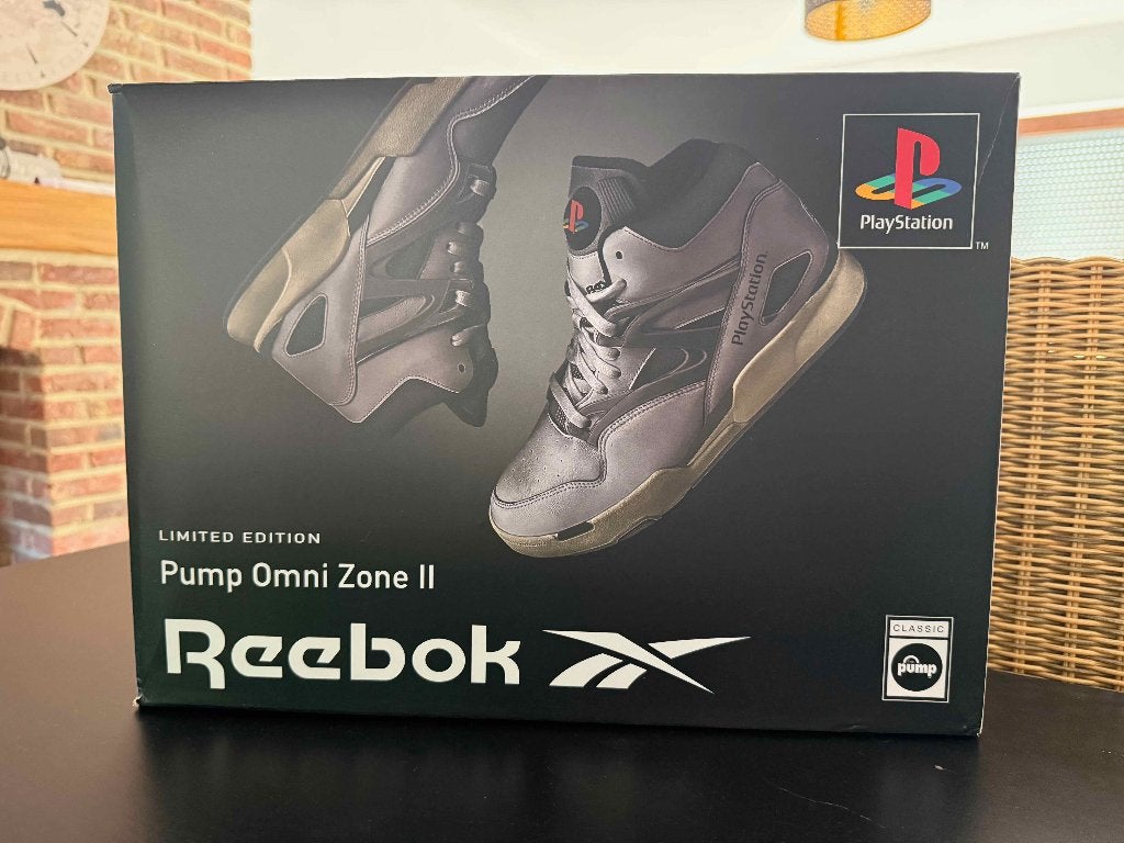 Reebok Pump Omni Zone II PlayStation 30th Anniversary, Spelcomputers en Games, Ophalen of Verzenden, Nieuw, Zonder controller