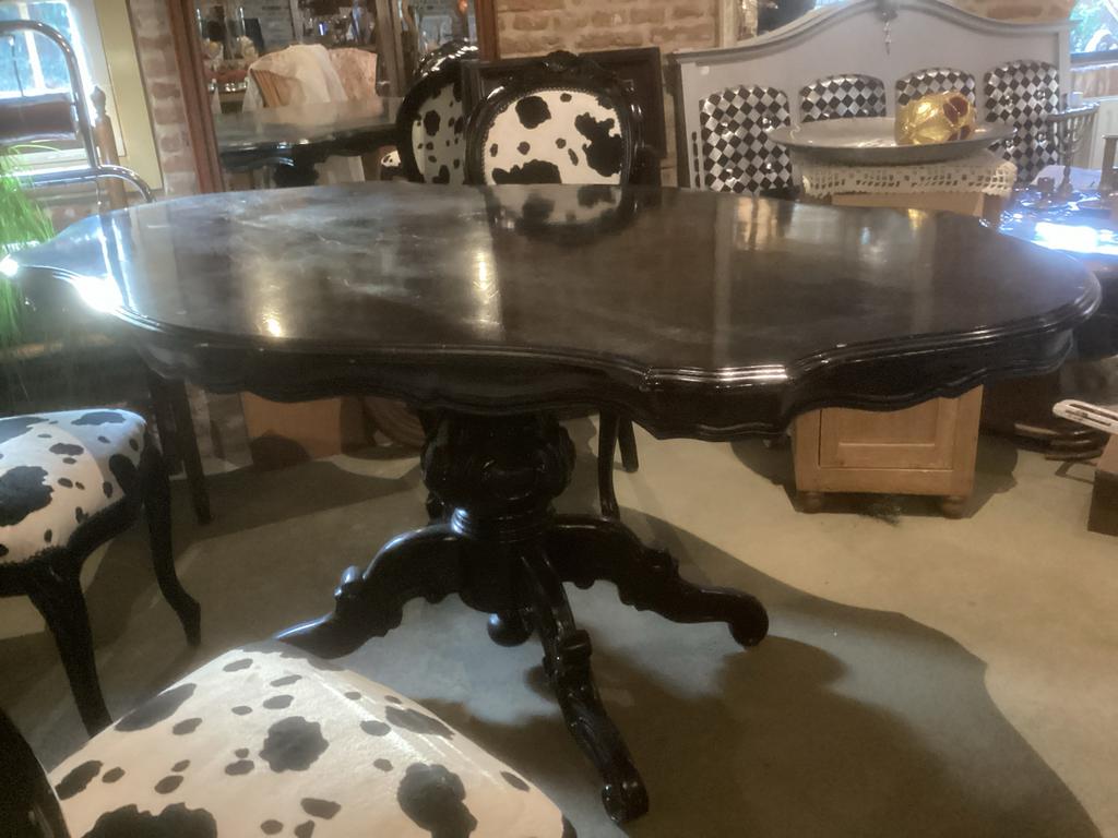 Eetkamertafel met 4 stoelen - Zwart met koeienprint, Gebruikt, Ophalen of Verzenden, Overige vormen, Vier personen