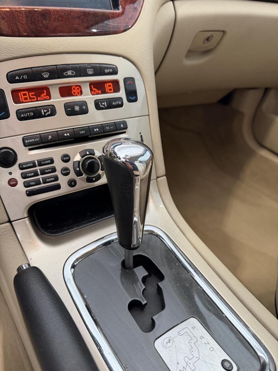 Peugeot 607 3.0-V6 Executive Automaat, Auto's, Navigatiesysteem, 2946 cc, Bedrijf, Zilver of Grijs