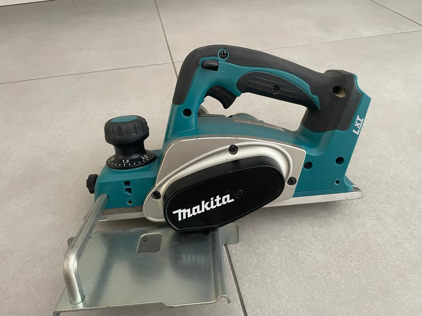 Makita DKP180 18V Accu Schaafmachine - Zo goed als nieuw, Ophalen, Zo goed als nieuw