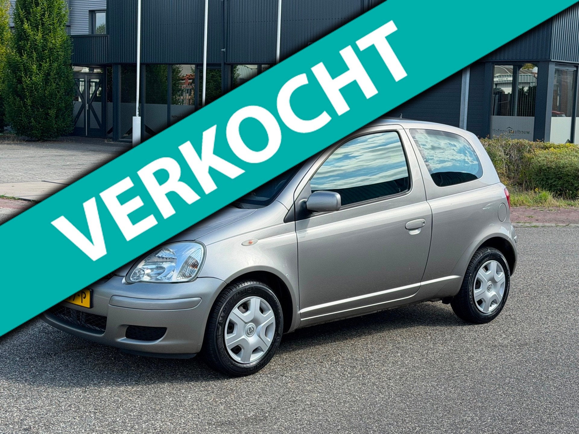 Toyota Yaris 1.3 VVT-i Terra Airco Nieuwe Apk, Voorwielaandrijving, Gebruikt, 31 €/maand, 4 cilinders
