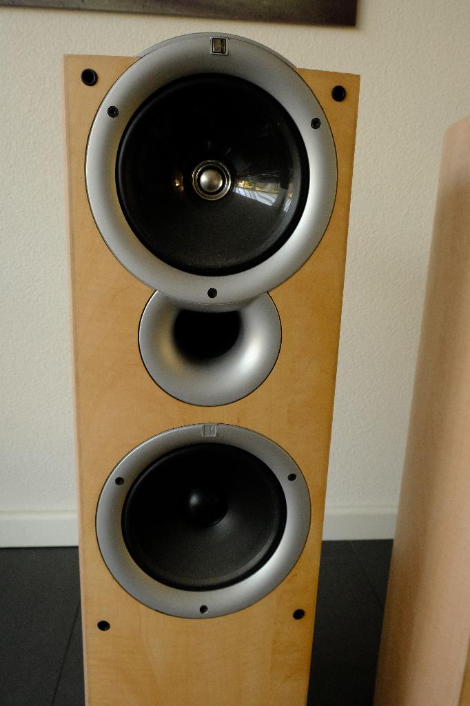 KEF Q5 Rear Speaker – Maple - 100% werkend, 70 watt of meer, Zo goed als nieuw, 5.1-systeem, Overige spelers