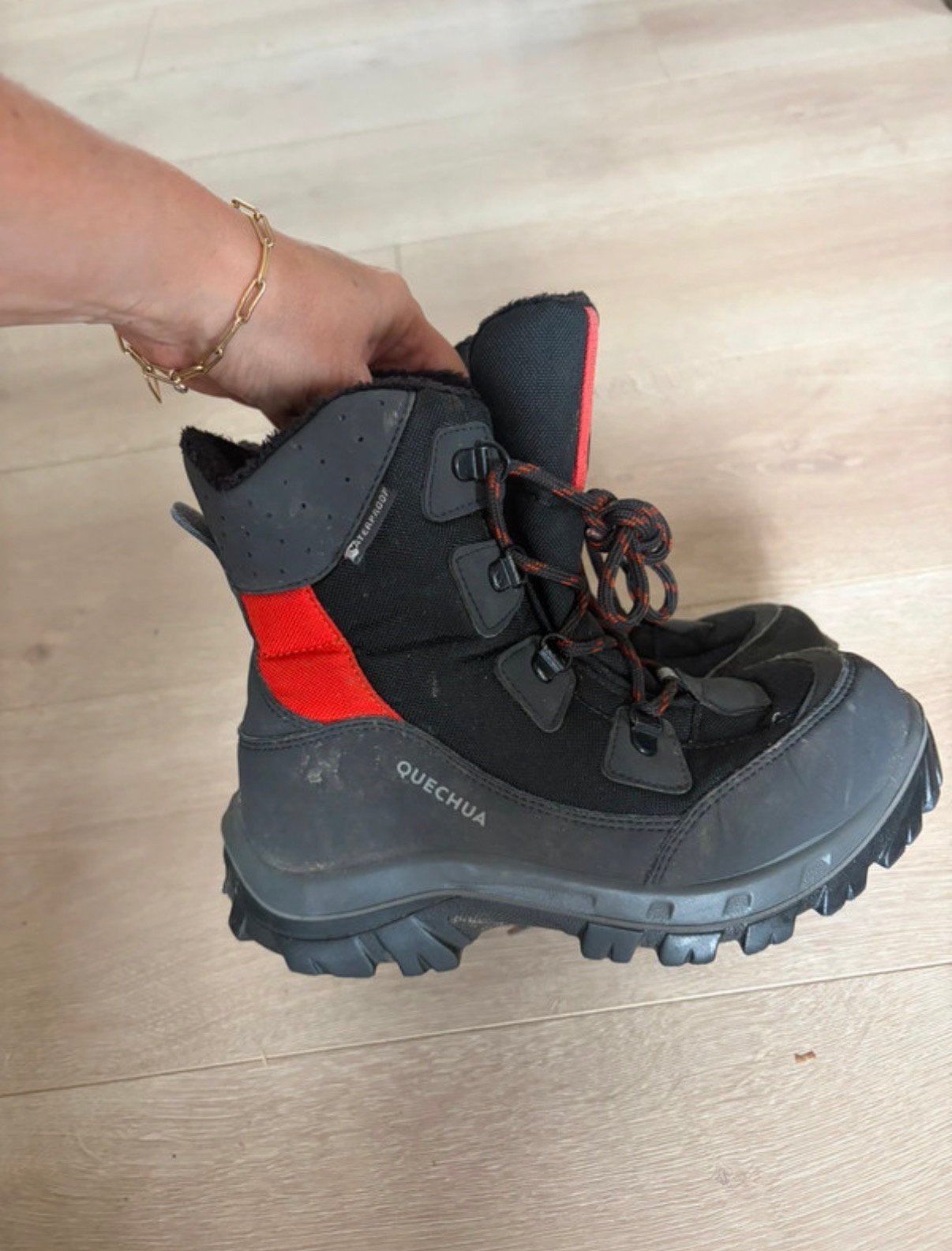 Quechua SH500 sneeuwlaarzen, Schoenen, Ophalen of Verzenden, Zo goed als nieuw, Jongen