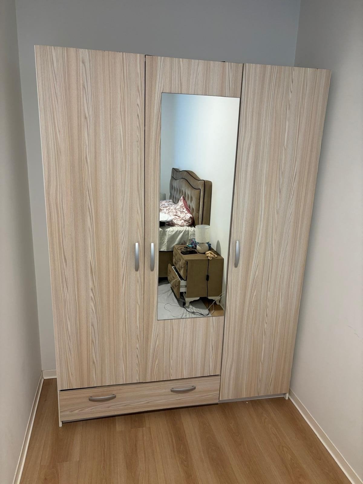 Kledingkast met spiegel en lades, Huis en Inrichting, Kasten | Kledingkasten, Met deur(en), Modern en functioneel, Gebruikt, Ophalen of Verzenden