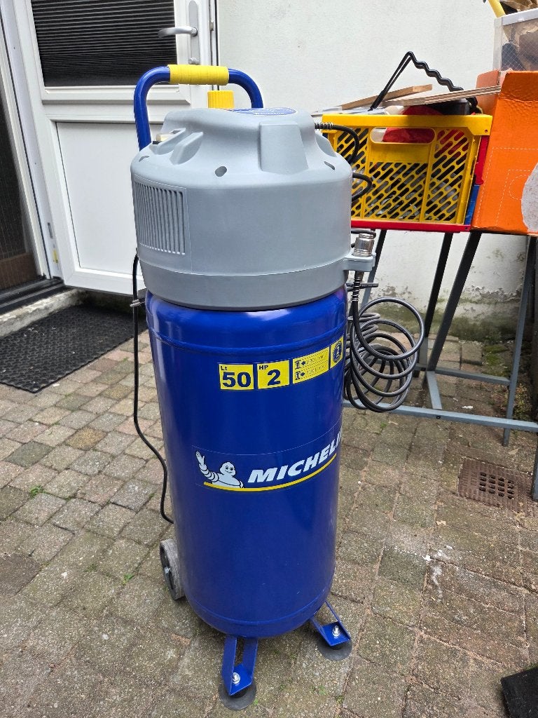 Michelin 50 Liter Verticale 2PK Compressor + parkside haspel, Ophalen, Gebruikt, 6 tot 10 bar, 25 tot 100 liter