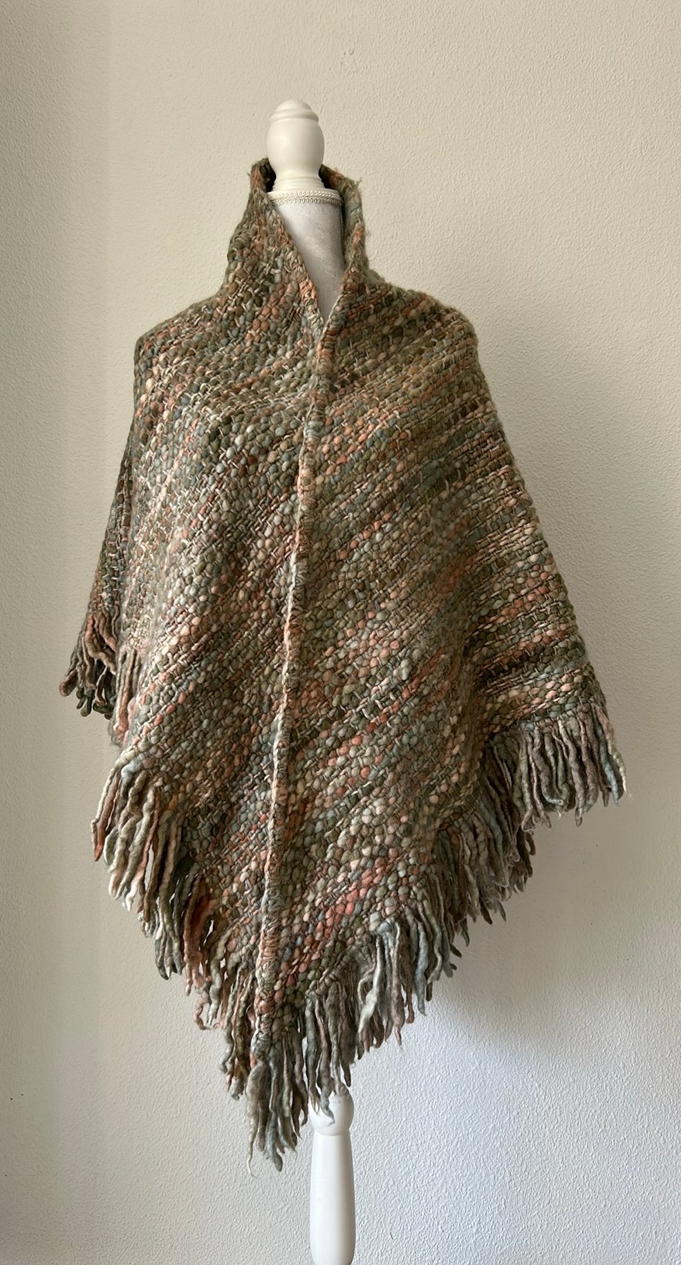 MARIE Y LEVI grote wollen omslagdoek meerkleurig, Ophalen of Verzenden, Nieuw, Maat 38/40 (M), Sjaal