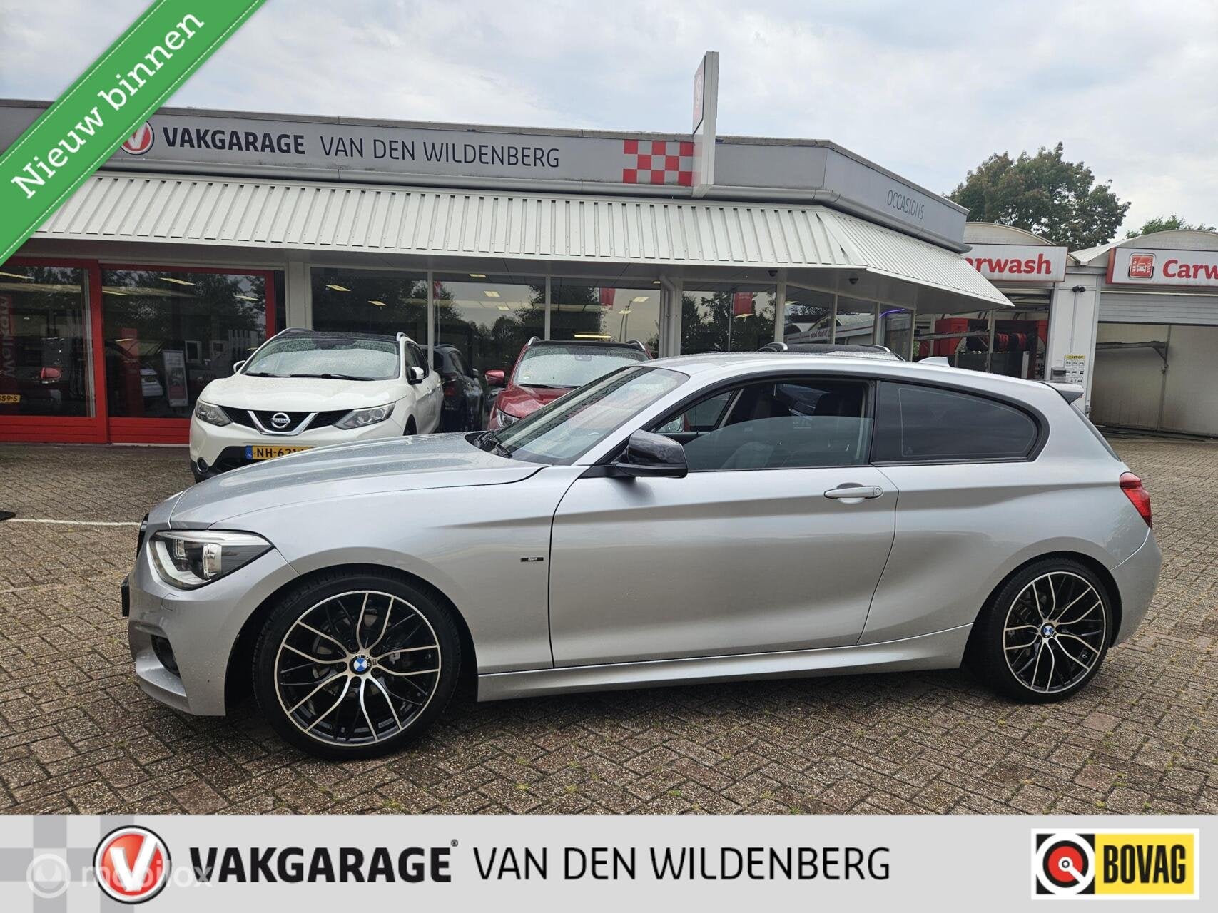BMW 1-serie 118d High Executive, Achterwielaandrijving, 140 €/maand, Zilver of Grijs, 1320 kg