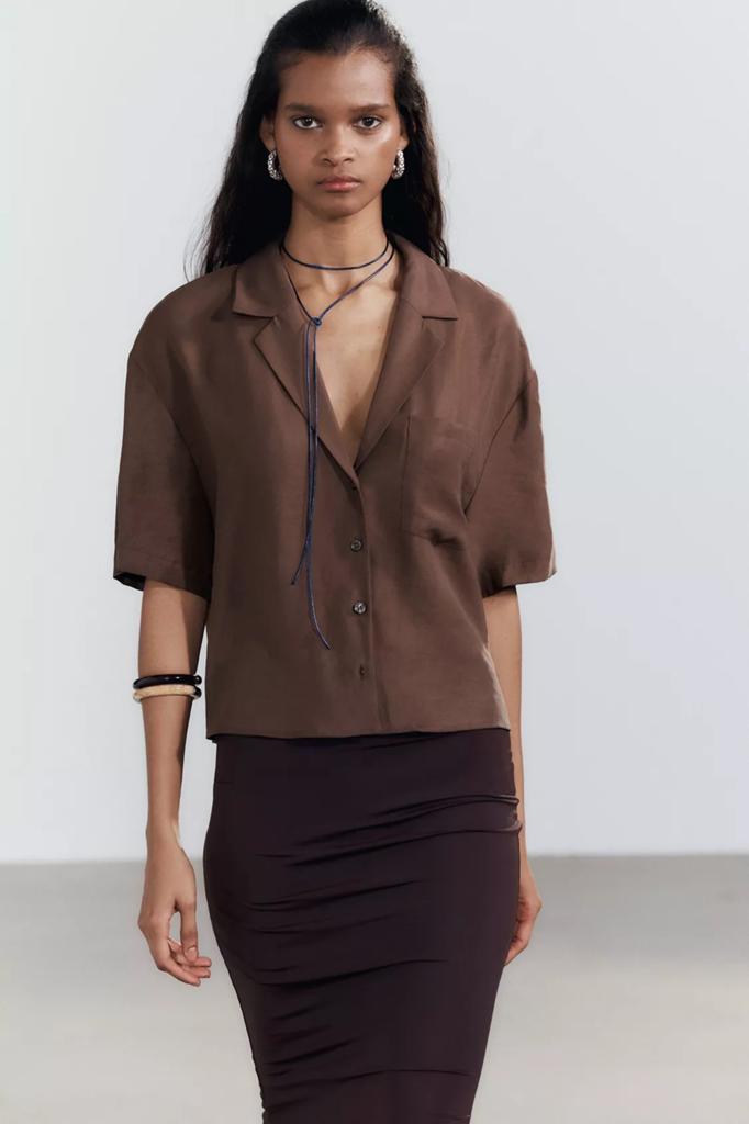 Dames soepelvallende overhemd blouse v-hals reverskraag XS, Kleding | Dames, Blouses en Tunieken, Bruin, Zara, Nieuw, Ophalen of Verzenden