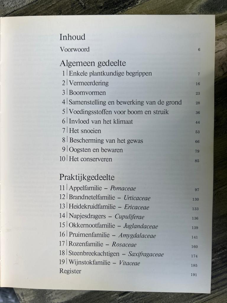 Fruittuin voor iedereen - Tjerk Buishand, Boeken, Ophalen of Verzenden, Gelezen, Tuinieren en Tuinplanten