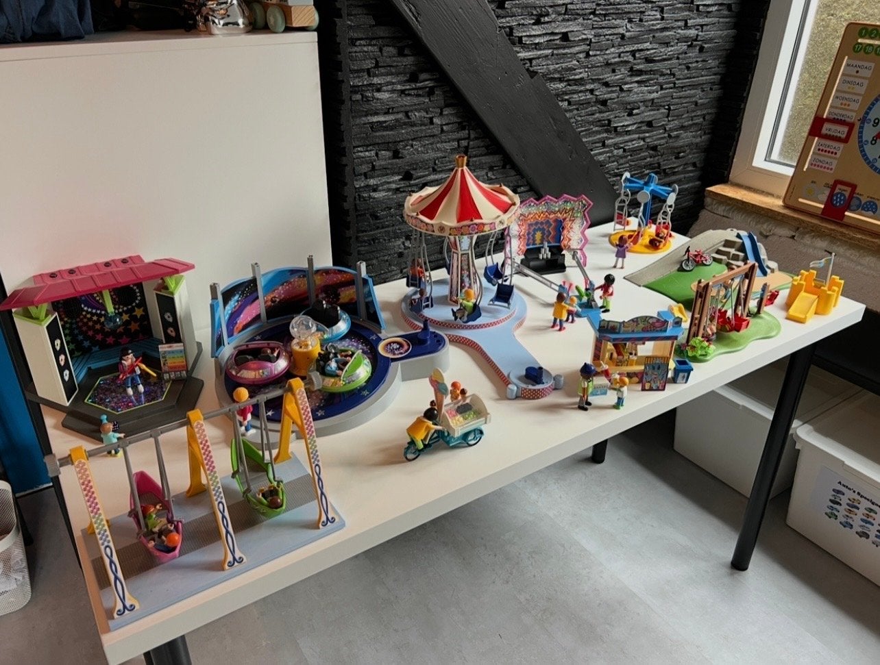 Grote Playmobil Kermis Set met veel attracties en figuren, Gebruikt, Complete set, Overige typen, Ophalen of Verzenden