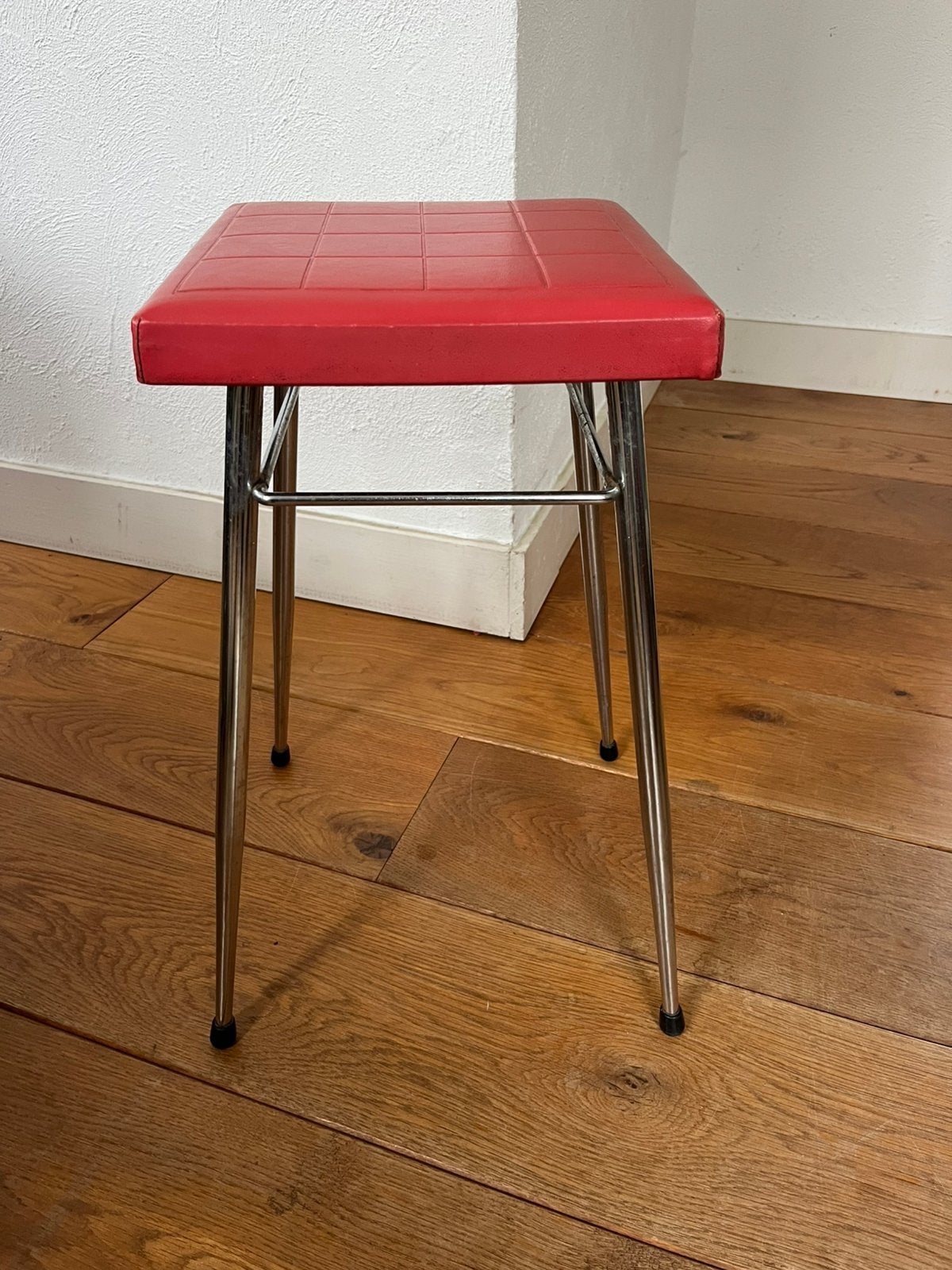 Vintage brabantia kruk rood skai leer, Ophalen, Zo goed als nieuw