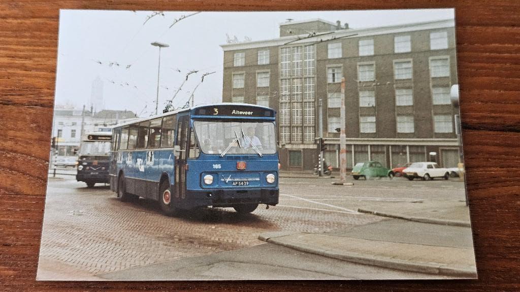 Foto BUS GVA Arnhem 165 Trolleybus, Verzamelen, Spoorwegen en Tramwegen, Verzenden, Gebruikt, Bus of Metro, Overige typen