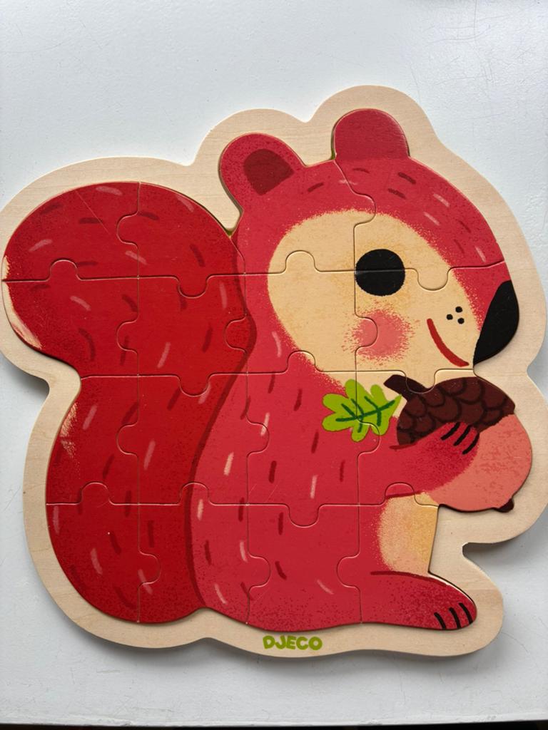 Djeco Houten Puzzel Eekhoorn & Egel (2 stuks), 2 tot 4 jaar, 10 tot 50 stukjes, Ophalen of Verzenden, Zo goed als nieuw