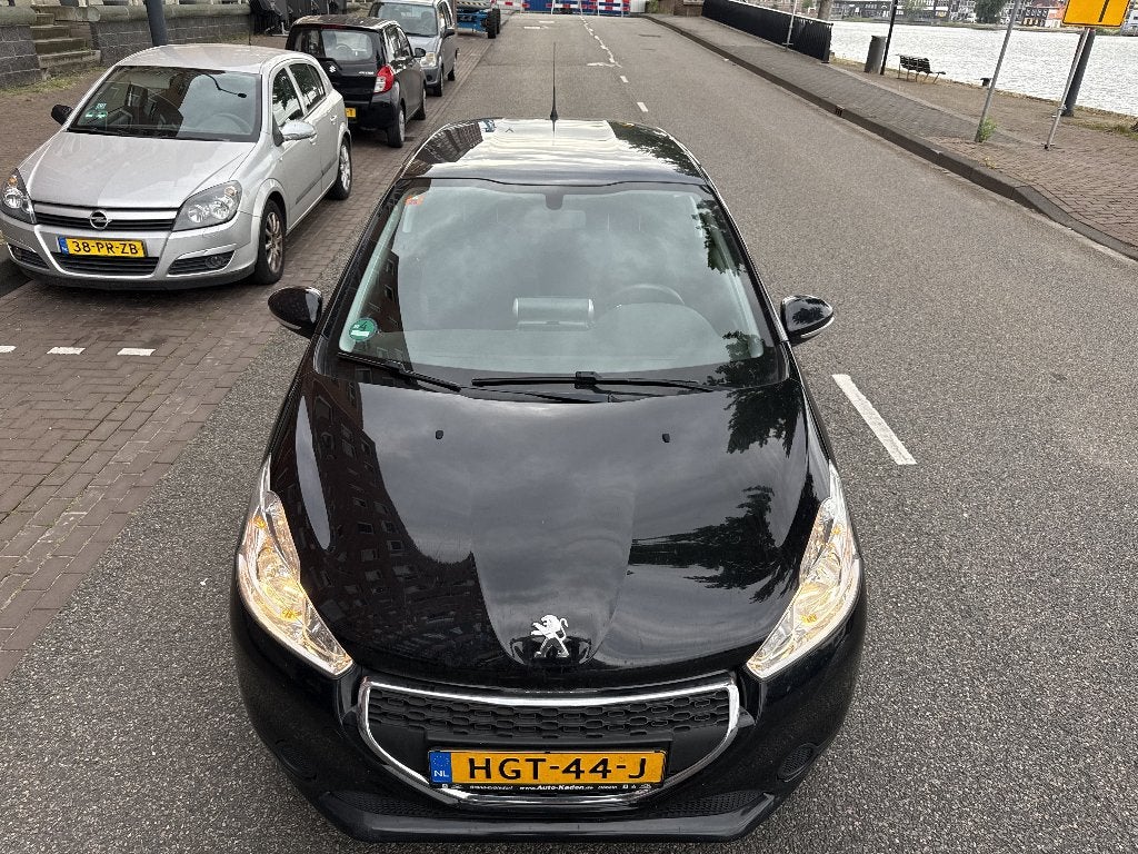 Peugeot 208 1.0 VTI 50KW/68PK 3-D Zwart, Voorwielaandrijving, Euro 5, 450 kg, Zwart
