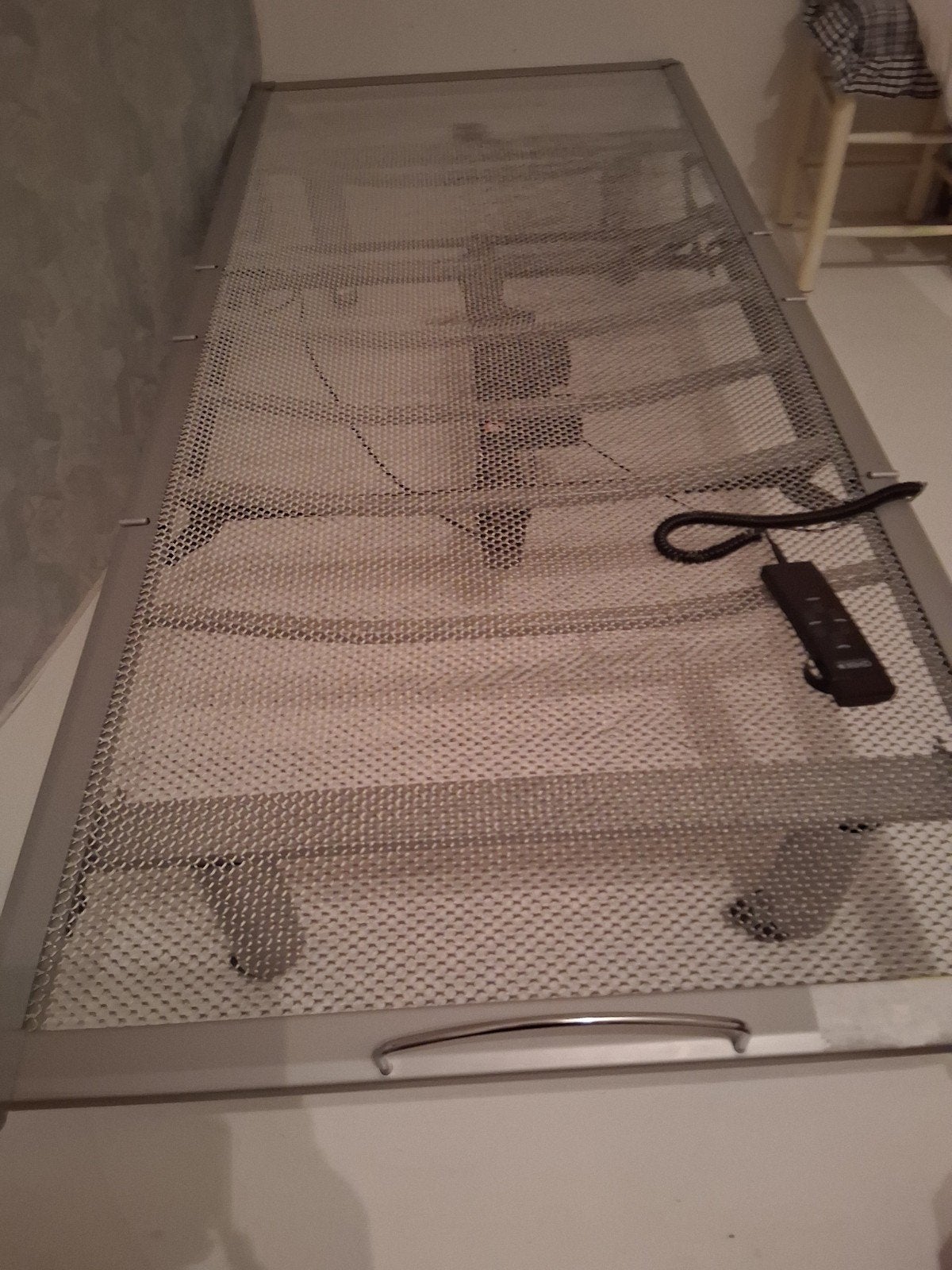 eenpersoons elektrisch bedienbaar bed, Ophalen, Eenpersoons, Zo goed als nieuw, 80 cm