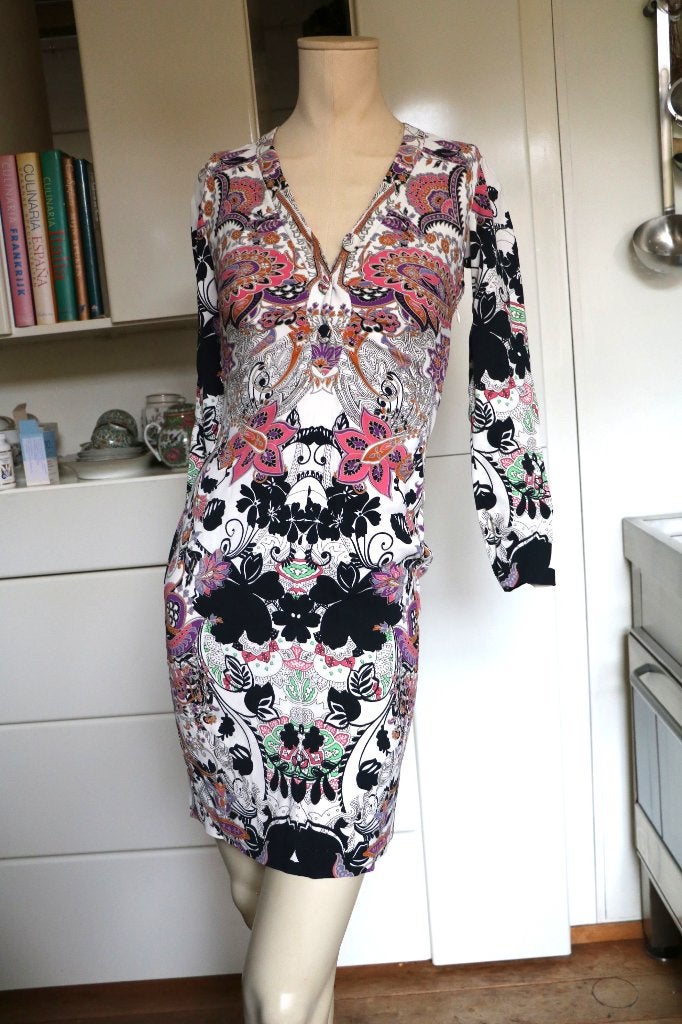 jurk Etro lange mouwen ww 1600,-, Kleding | Dames, Maat 38/40 (M), Etro, Verzenden, Wit