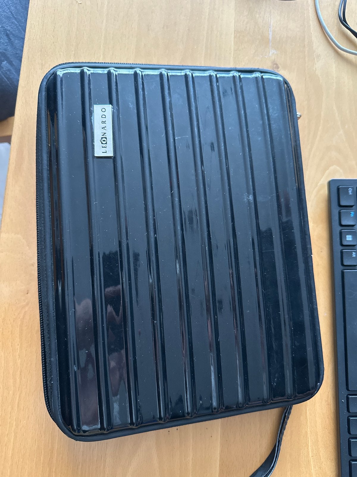 Leonardo Hardcase Zwart - Compact en Stijlvol, Computers en Software, Ophalen of Verzenden, 12 inch of minder, Gebruikt