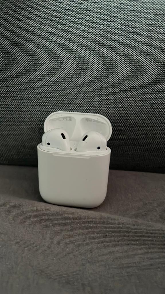 Apple AirPods 1 met oplaadcase, Audio, Tv en Foto, Koptelefoons, Gebruikt, Op oor (supra aural), Draadloos, Ophalen