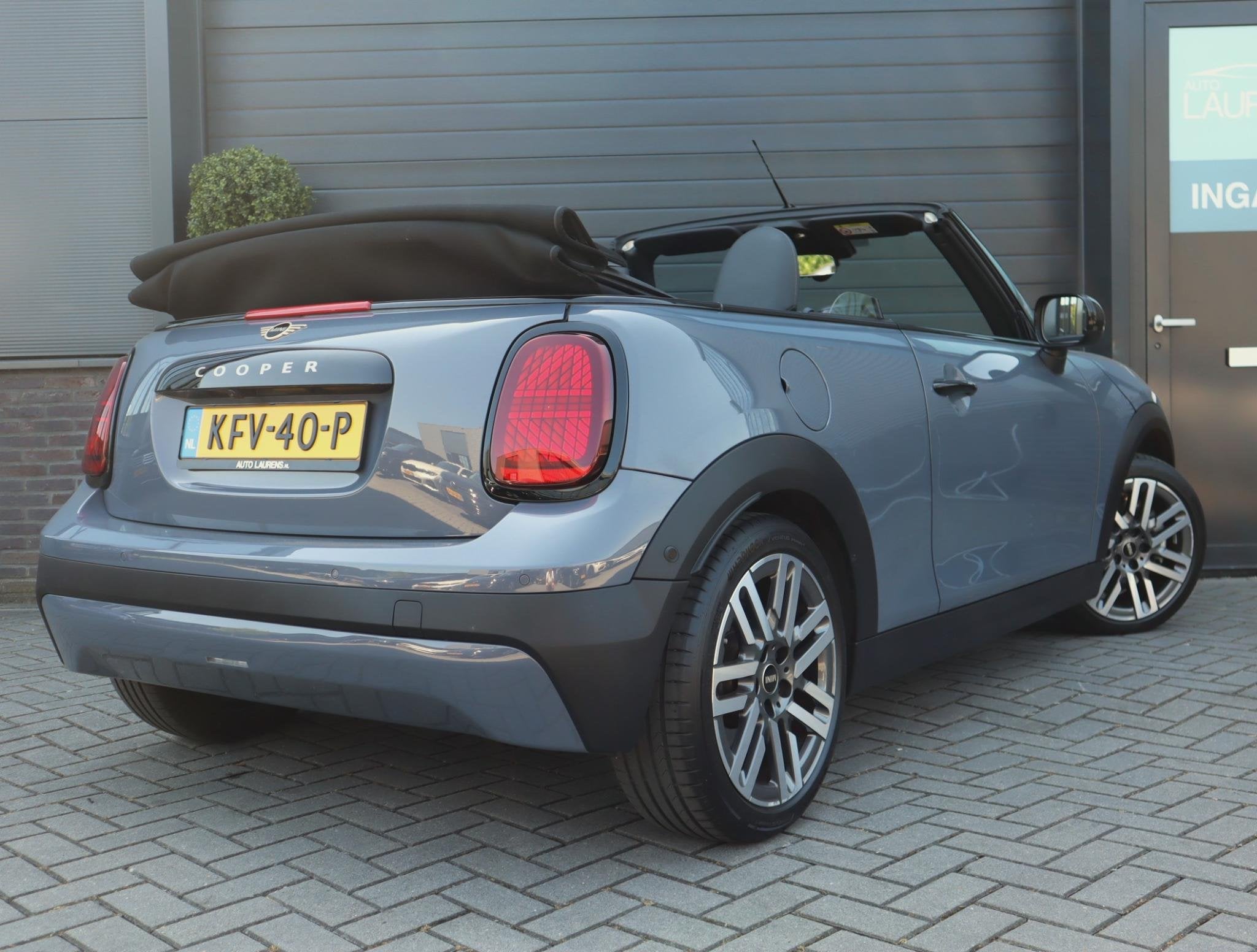 MINI Cabrio 2.0 Cooper C Classic M | Camera | Carplay | HUD, 1998 cc, 15 km/l, Gebruikt, Cabriolet
