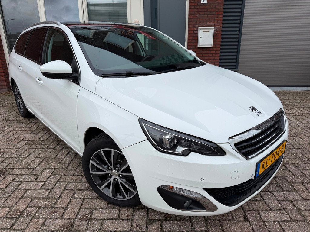 Peugeot 308 SW 1.2 PureTech Blue Lease Premium / Pano / Navi, Voorwielaandrijving, Stof, 1199 cc, Wit