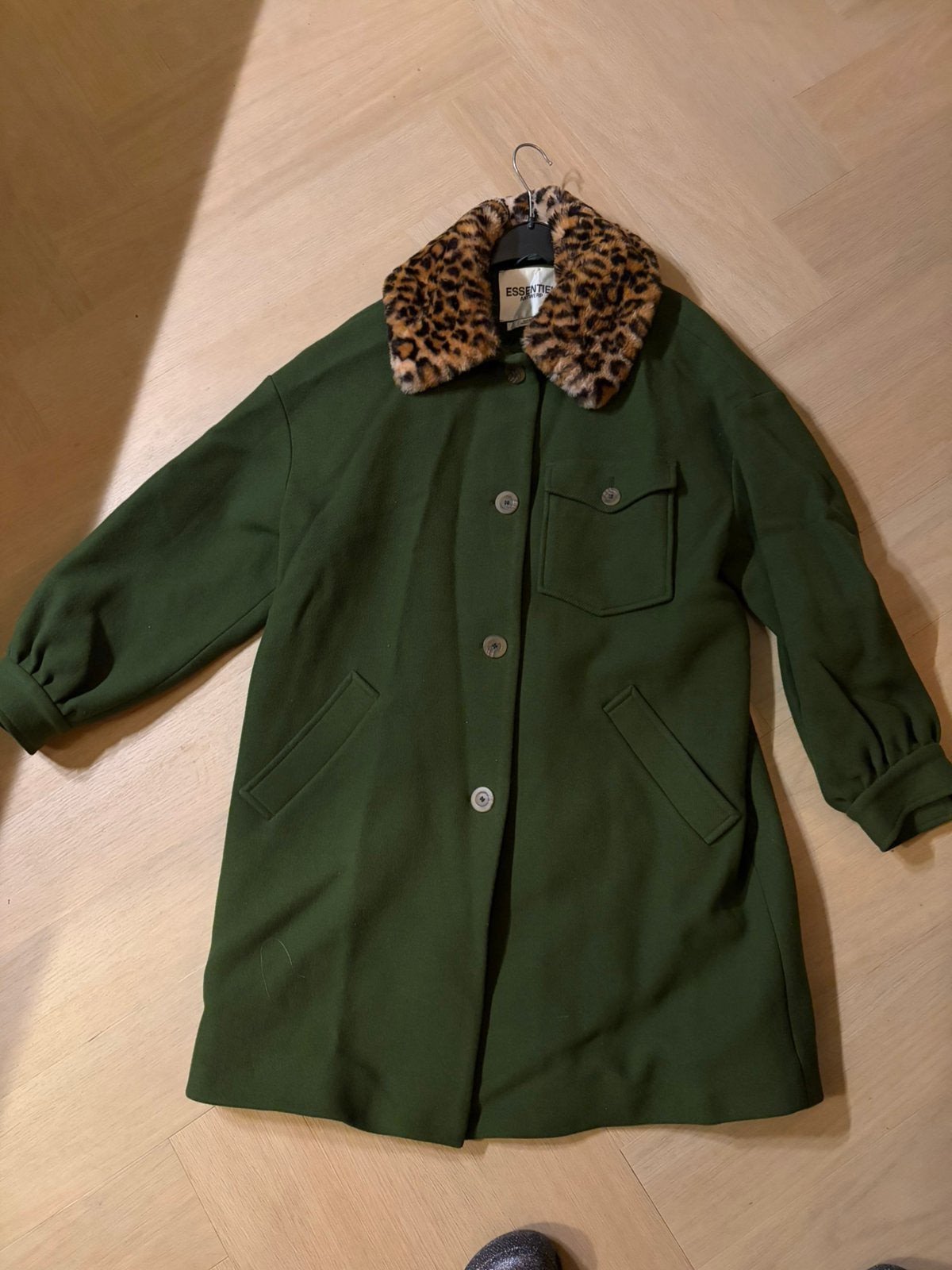 Groene mantel met panterkraag Essentiel Antwerp, Ophalen of Verzenden, Zo goed als nieuw, Maat 36 (S), Groen