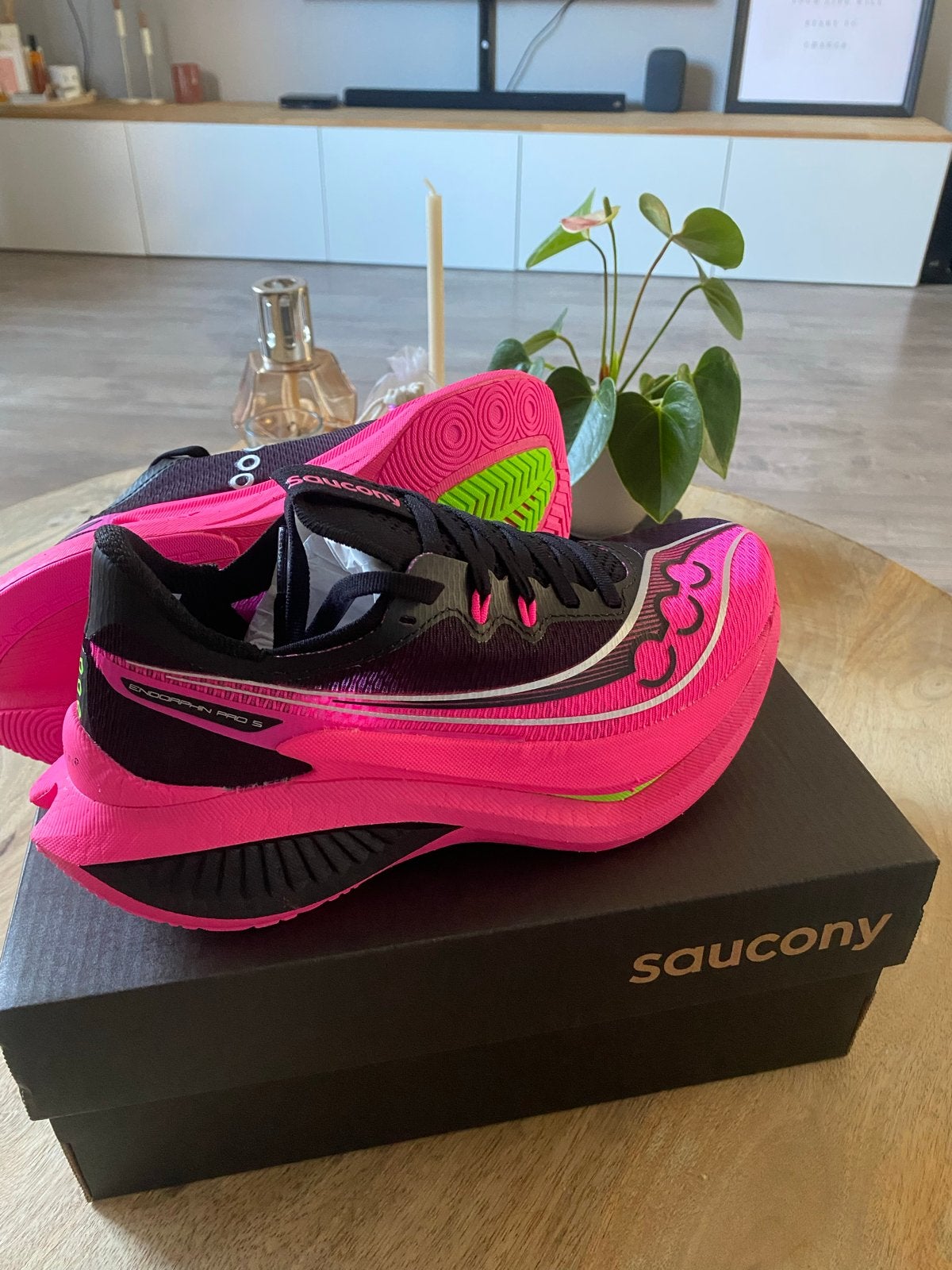 Saucony hardloopschoenen dames, maat 37 - Zo goed als nieuw, Hardloopschoenen, Zo goed als nieuw, Hardlopen, Saucony