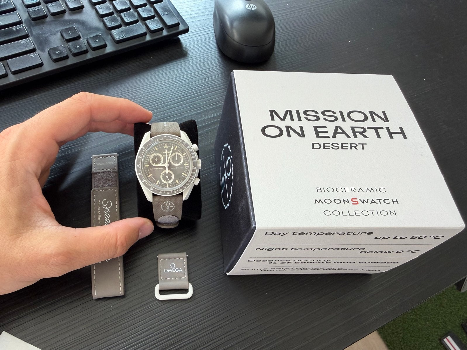 Omega x Swatch Moonswatch Mission on Earth Desert, Ophalen of Verzenden, Zo goed als nieuw