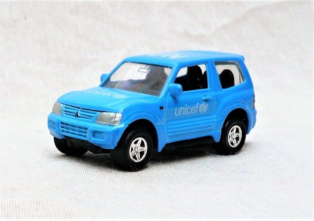 mitsubishi pajero UN Unicef. Welly, schaal 1/70., Hobby en Vrije tijd, Ophalen of Verzenden, Nieuw, Auto