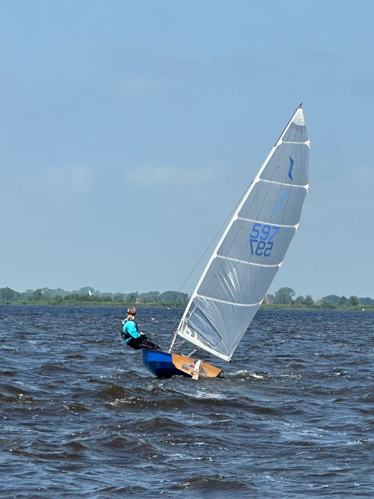 Solo Wedstrijdzeilboot #597 met Meetbrief en Trailers, Watersport en Boten, Ophalen, Gebruikt, Solo, Polyester