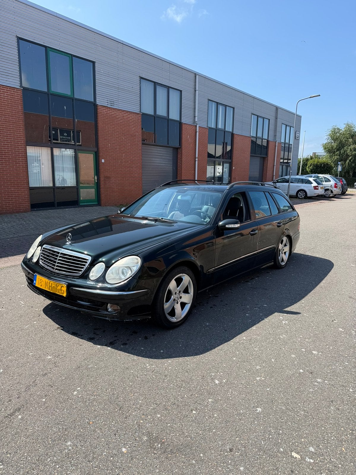 Mercedes-Benz E-Klasse 2.6 E240 loop sloop opknap export, Auto's, Mercedes-Benz, Automaat, Achterwielaandrijving, Zwart, 2597 cc