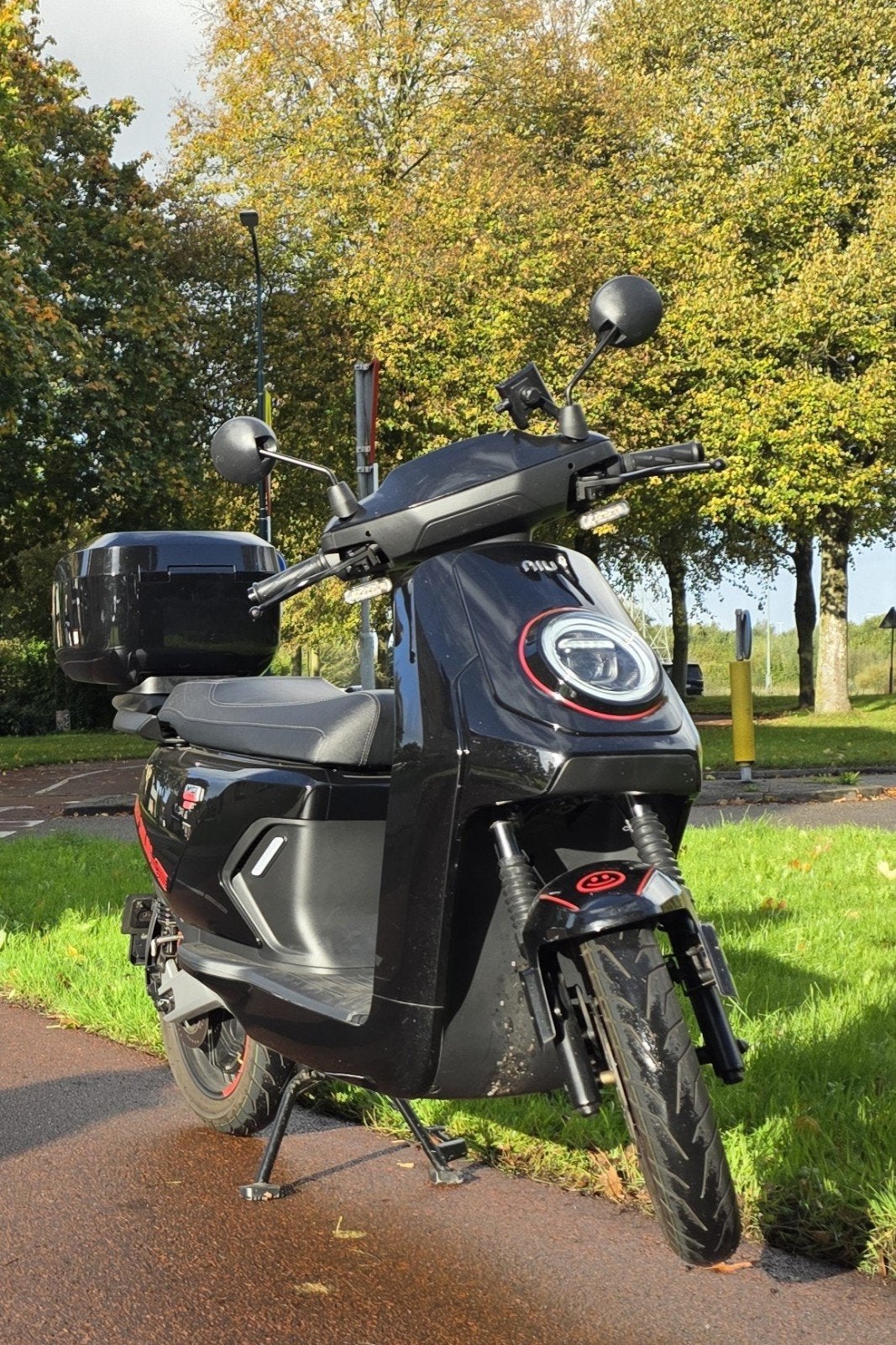 Niu MQi Sport Elektrische Scooter - Zwart met Topkoffer, Ophalen, Niu, Maximaal 45 km/u, Elektrisch