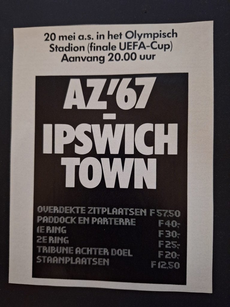 Oude vintage reclame AZ – Ipswich Town (UEFA Cup-finale), Ophalen of Verzenden, Gebruikt, AZ, Vaantje of Sjaal