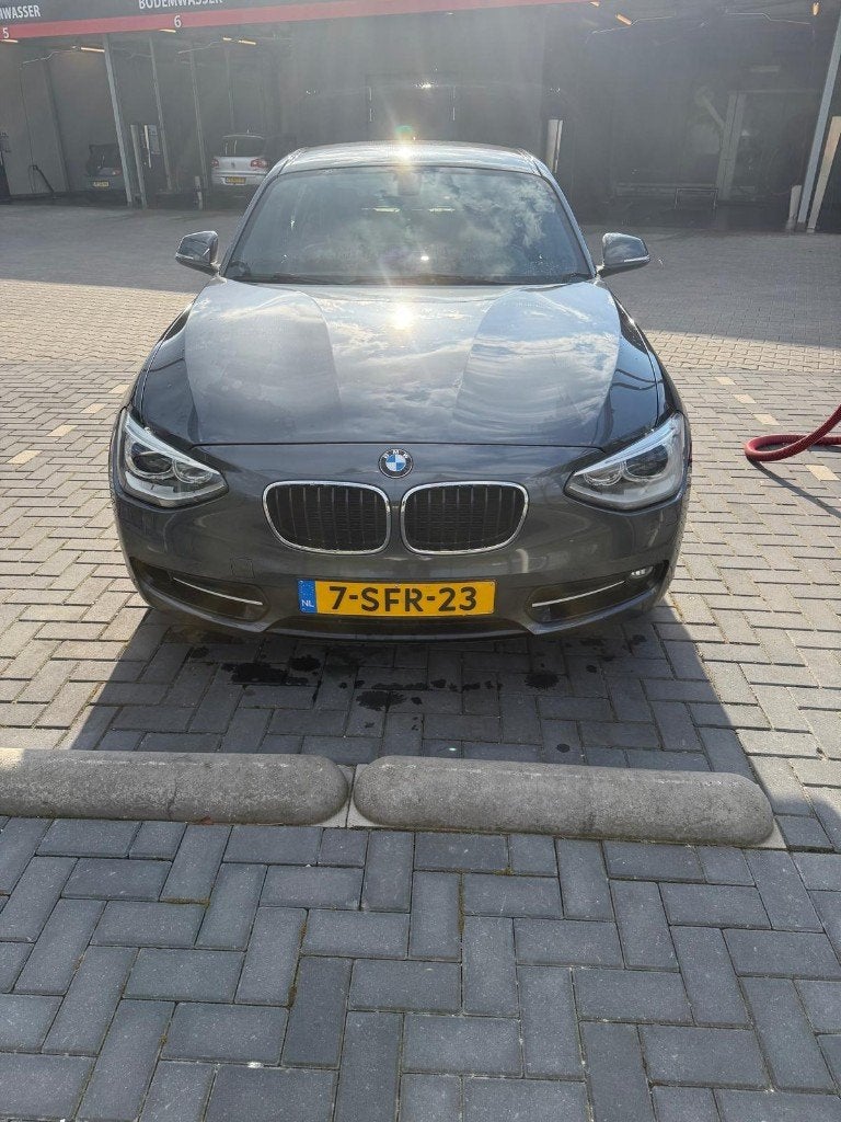BMW 1-Serie 116I 100KW 5DR 2013 Grijs, Auto's, 1-Serie, 4 cilinders, Origineel Nederlands, 1200 kg
